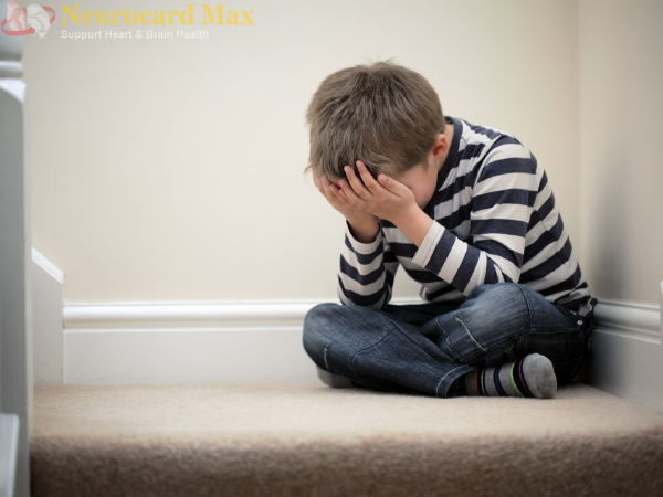 Trẻ buồn bực không có lý do có thể là dấu hiệu của áp lực trong học tập